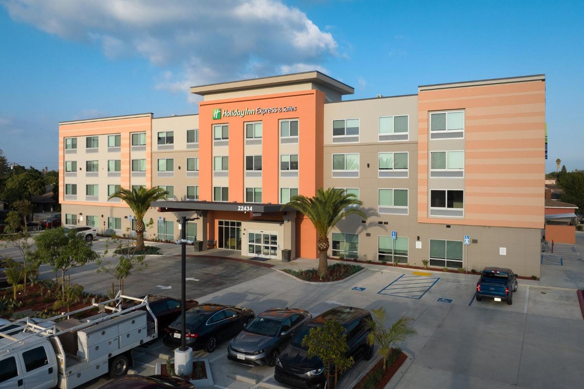 Holiday Inn Express & Suites - Hawaiian Gardens By Ihg Eksteriør bilde