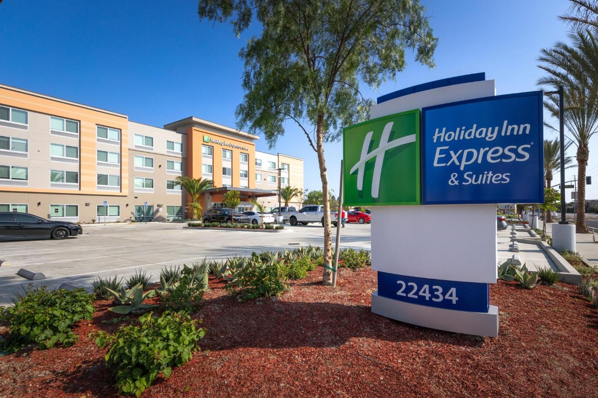 Holiday Inn Express & Suites - Hawaiian Gardens By Ihg Eksteriør bilde